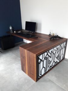 Schreibtisch Nussbaum edel