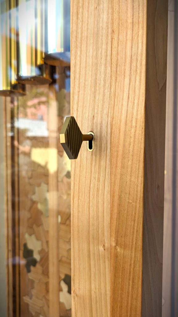 Standuhr Schluessel Messing