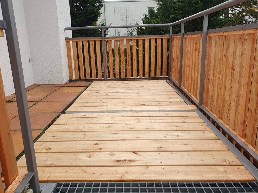 Laerche Holzdielen Terrasse