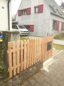 Zaunelement aus laerchenholz