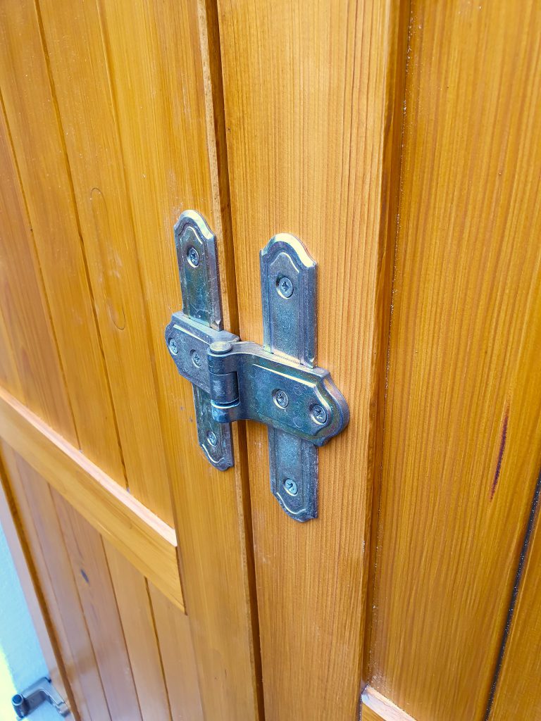 Beschlag eines Fensterladens