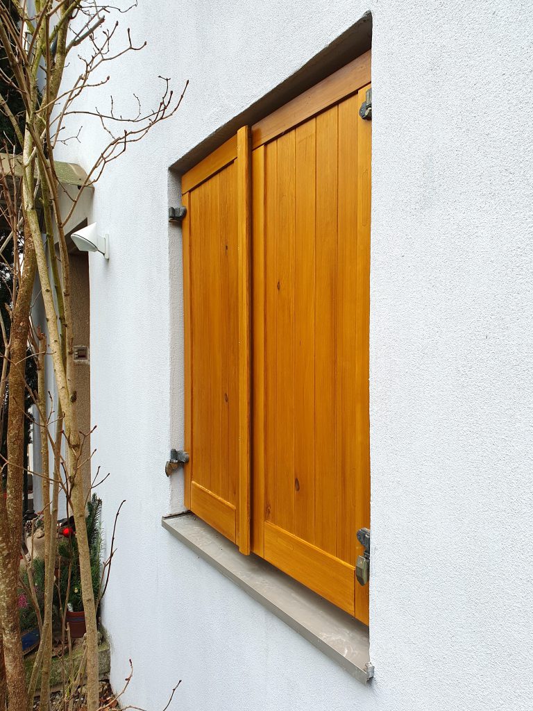 Fensterladen gelb