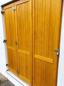 Fensterladen in Rahmenbauweise