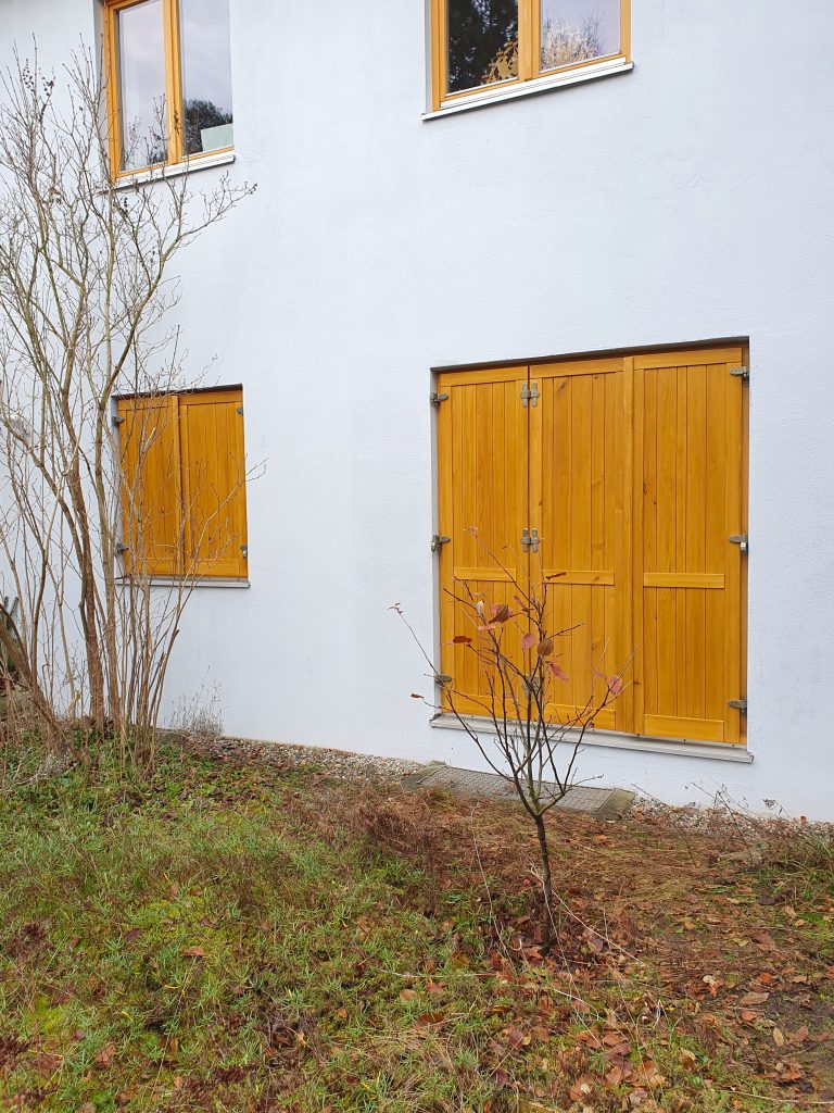 Fensterladen in Holz